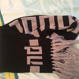 No Doubt band scarf